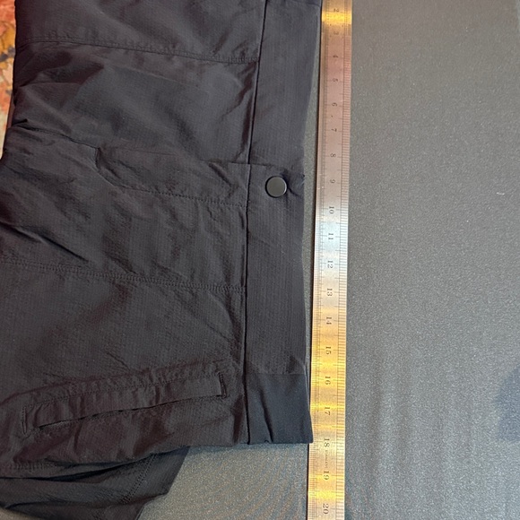 Athleta Trekkie Bermuda 2.0 Shorts in Black - Picture 4 of 6